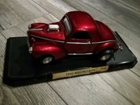 Modellauto Willys Coupe 1941 in Candy Red Niedersachsen - Burgdorf Vorschau