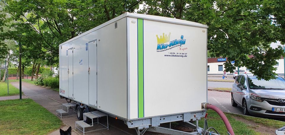 Toilettenanhänger XXL, WC Wagen Anhänger mieten Klowagen in Neumünster