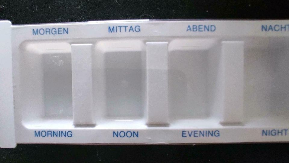 Tabletten Dosierer, (fast geschenkt), (Krankenhaus Dispenser) in Essen