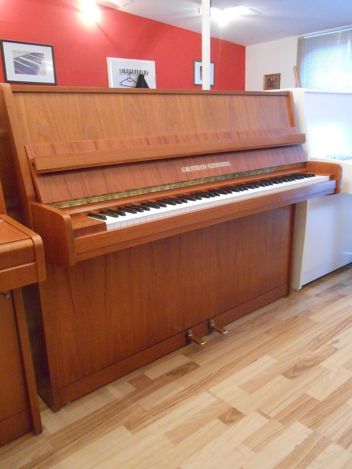 Grotrian Steinweg 112 Klavier,Klangstark+solide.Inkl.3J. Garantie in Köln