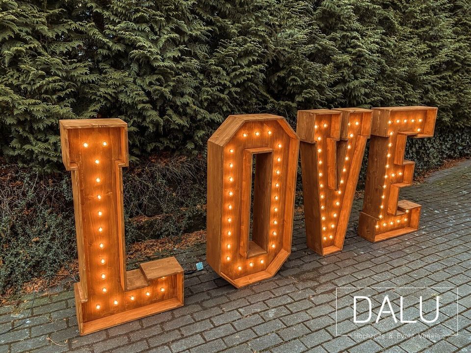 XXL LOVE Leuchtbuchstaben Holz Dekoverleih Deko Hochzeit in Bad Sooden-Allendorf