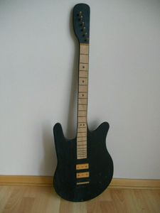 Deko E Gitarre lizensiert by Fender 17cm Miniaturmodell Restposten Holz ca 