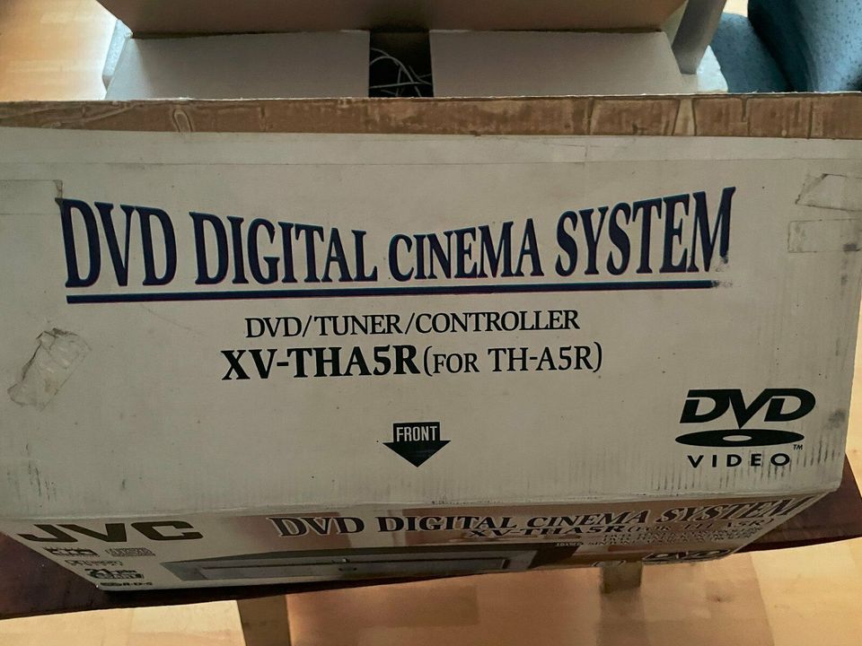 JVC Digital DVD Cinema System Heimkino XV-THA5R (wie NEU) in Köln - Nippes