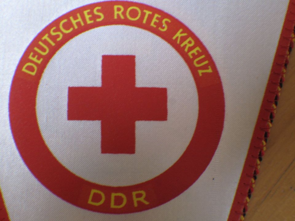 DRK I/II DDR seltener Wimpel Deutsches Rotes Kreuz Schwerin 