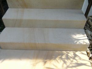 Naturstein 6 Stück Sandstein beige/gelb Blockstufen 100*30*17 gesägt 