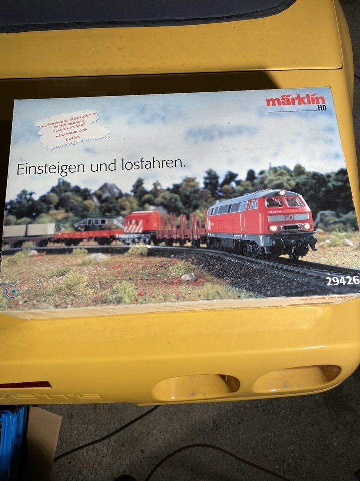Märklin HO 29426 DB Cargo Set, DB Diesellokomotive 216094-3 in Traunstein