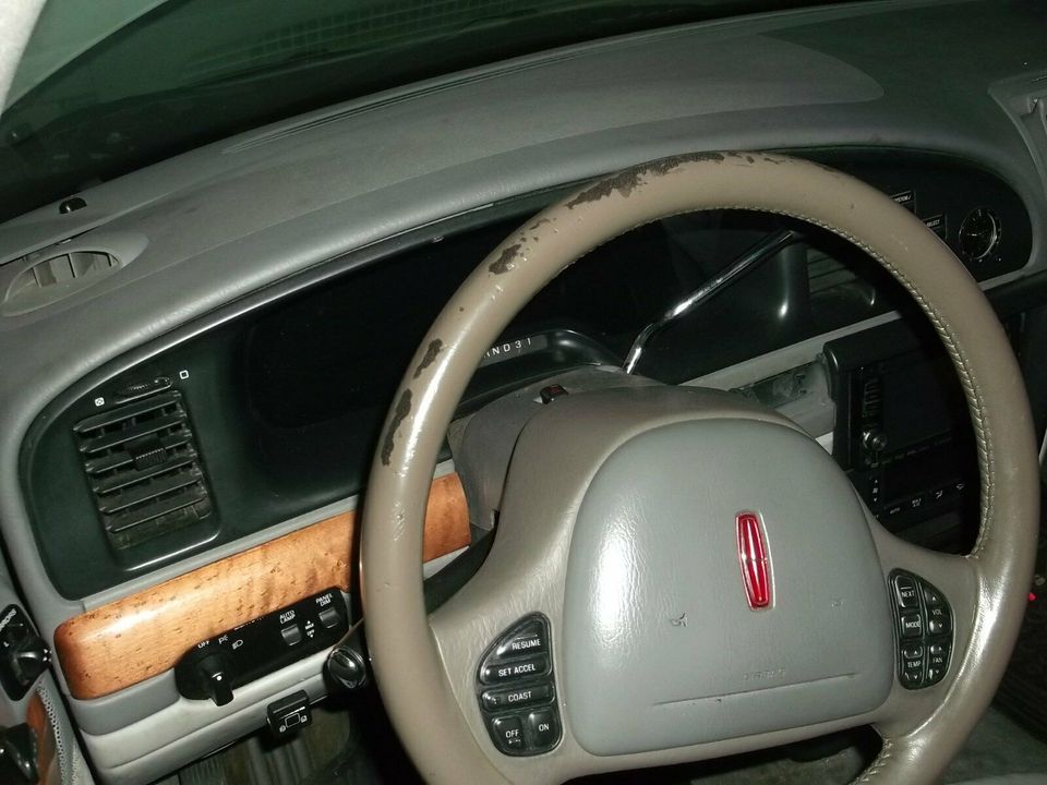 Ford Lederlenkrad: Lincoln Continental, Crown Vic, Navigator in Talkau