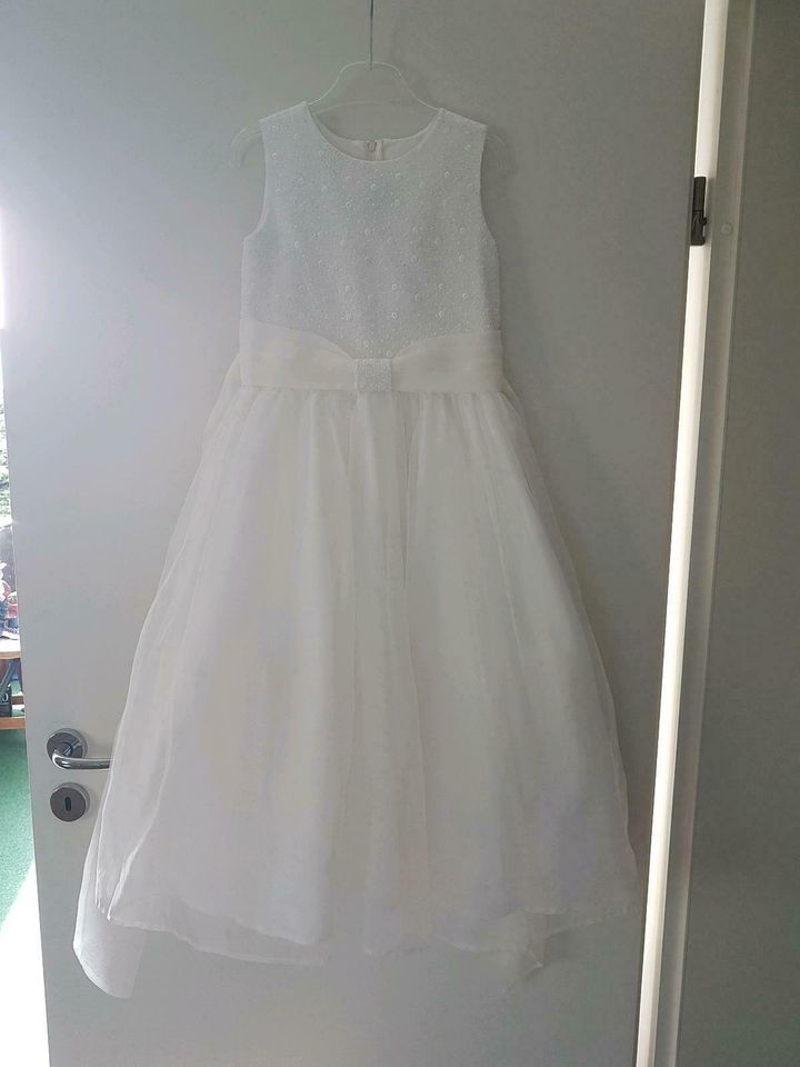 Weißes Kleid Gr 128 vom Brautladen in Braunschweig