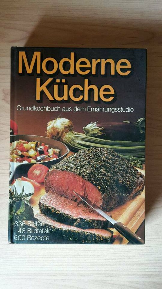 Moderne Küche Grundkochbuch aus dem Ernährungsstudio Kochbuch in Maintal