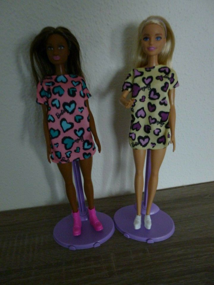 Wie Neu!!  Zwei Barbie Puppen Fashionistas Modepuppen in Bayern - Tiefenbach Kr Passau