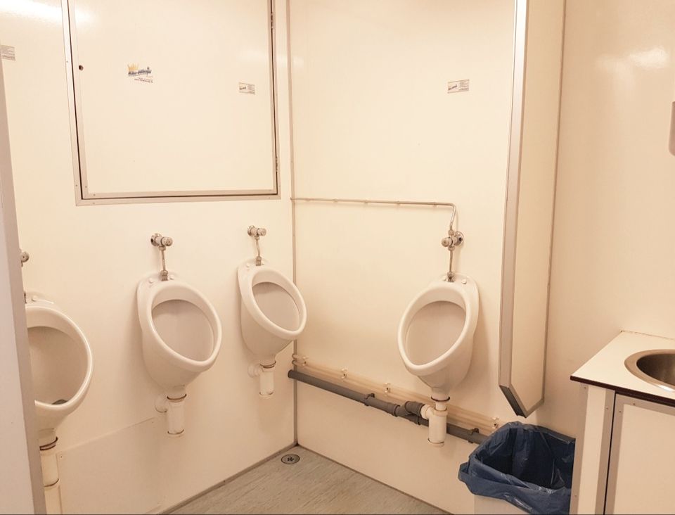 Toilettenanhänger XXL, WC Wagen Anhänger mieten Klowagen in Neumünster