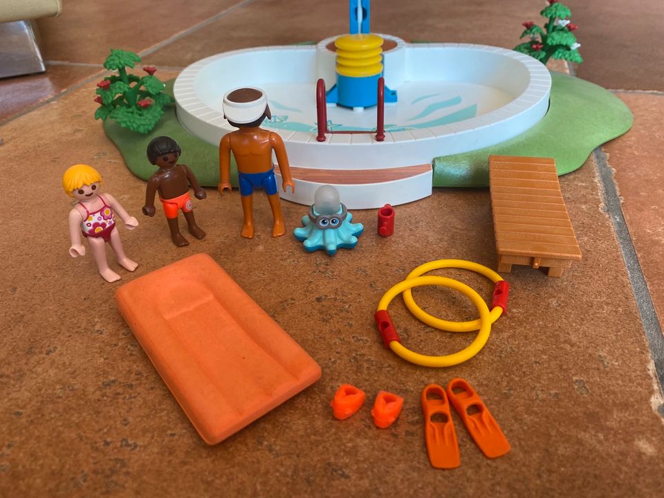 PLAYMOBIL Family  Fun Swimmingpool  mit Pump-Dusche  Ab 4 Jahren  vielfältigem 