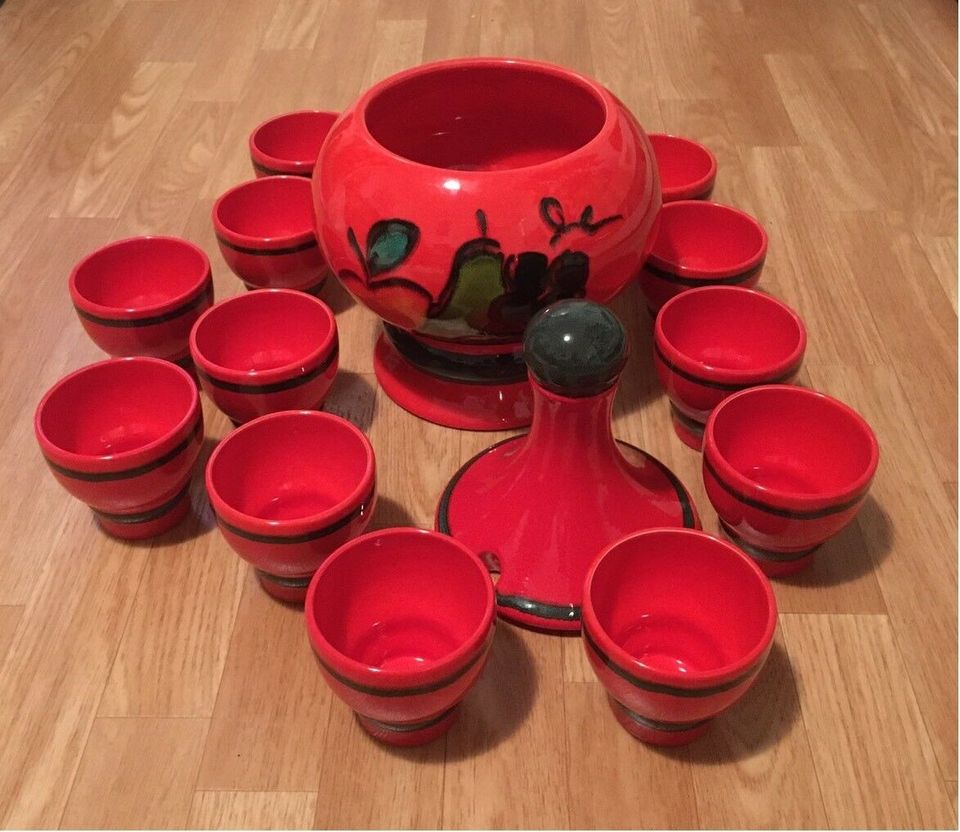 rotes Bowlen-Gefäß inkl. 12 Becher aus  Keramik in Aachen