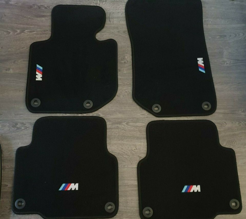 Für BMW 3er E36 Coupe Fußmatten Velours Deluxe schwarz mit Befestigungen 