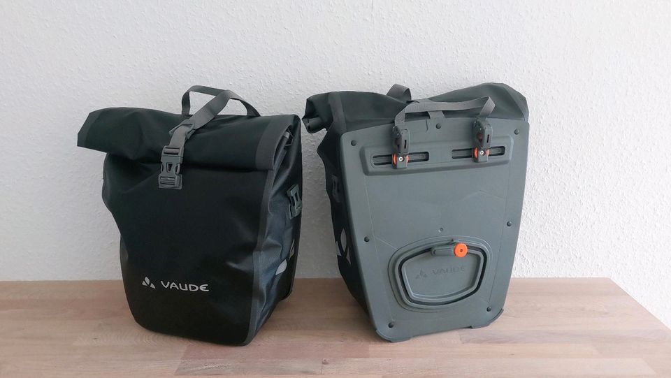 Ab 10€! Fahrradtaschen Gepäcktaschen Vaude Aqua Back zu leihen in Kassel