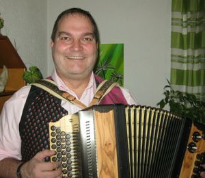Flachmann Steirisches Akkordeon Schönes Geschenk für Musiker