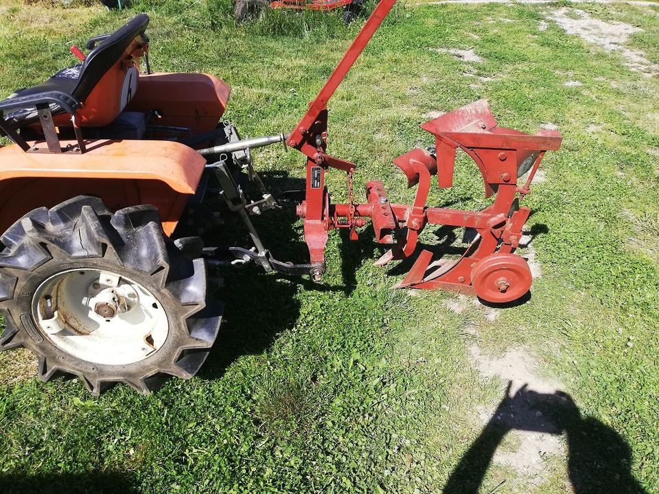 Kubota B 1200 Traktor Pflug Vermieten Mieten verleih in Delligsen