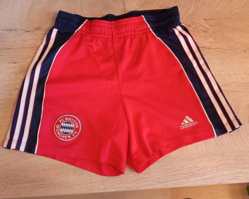 FC Bayern München FCB Trainingshose Größe 164 Adidas Shorts