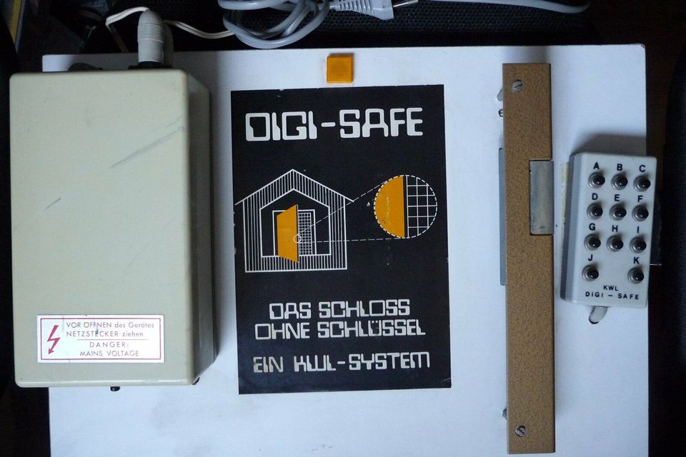 Digitales Codeschloß + Elektrotüröffner "effeff" DIGI-SAFE in Talkau