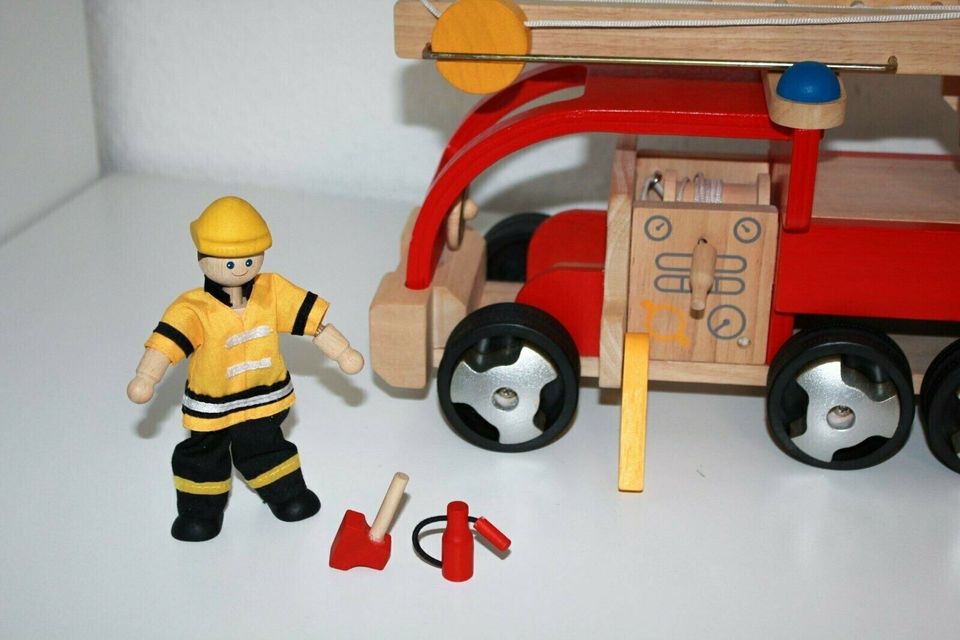 Plan Toys 7420 Holz Biegepuppen Feuerwehr Set Neu OVP 
