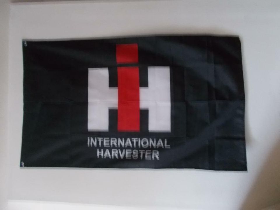 90 x 150 cm Fahne Flagge International Harvester Trecker 