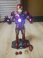 Marvel Avengers IronMan Action Figur die leuchtet in topZustand!! Bayern - Burglengenfeld Vorschau
