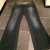 EDC Esprit Jeans, 31/32, supercooles Teil, auffällige Nähte Nordrhein-Westfalen - Voerde (Niederrhein) Vorschau