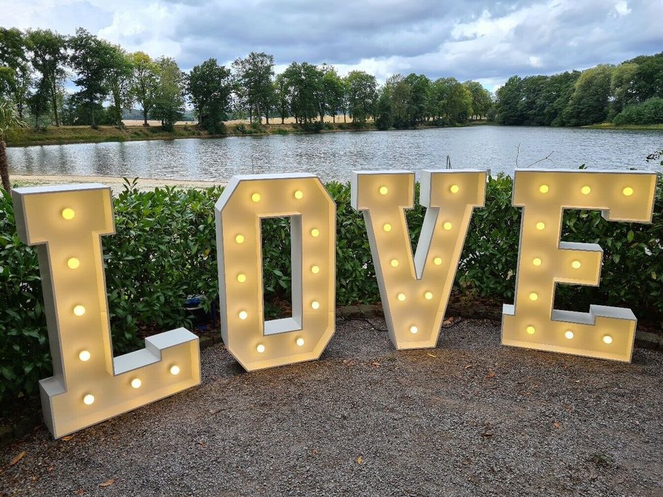 XXL LOVE LED Leuchtbuchstaben 1,20m Hochzeit NEU Kaufen in Westerwaldkreis - Großholbach