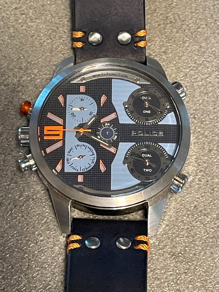 POLICE Chronograph in Beltheim