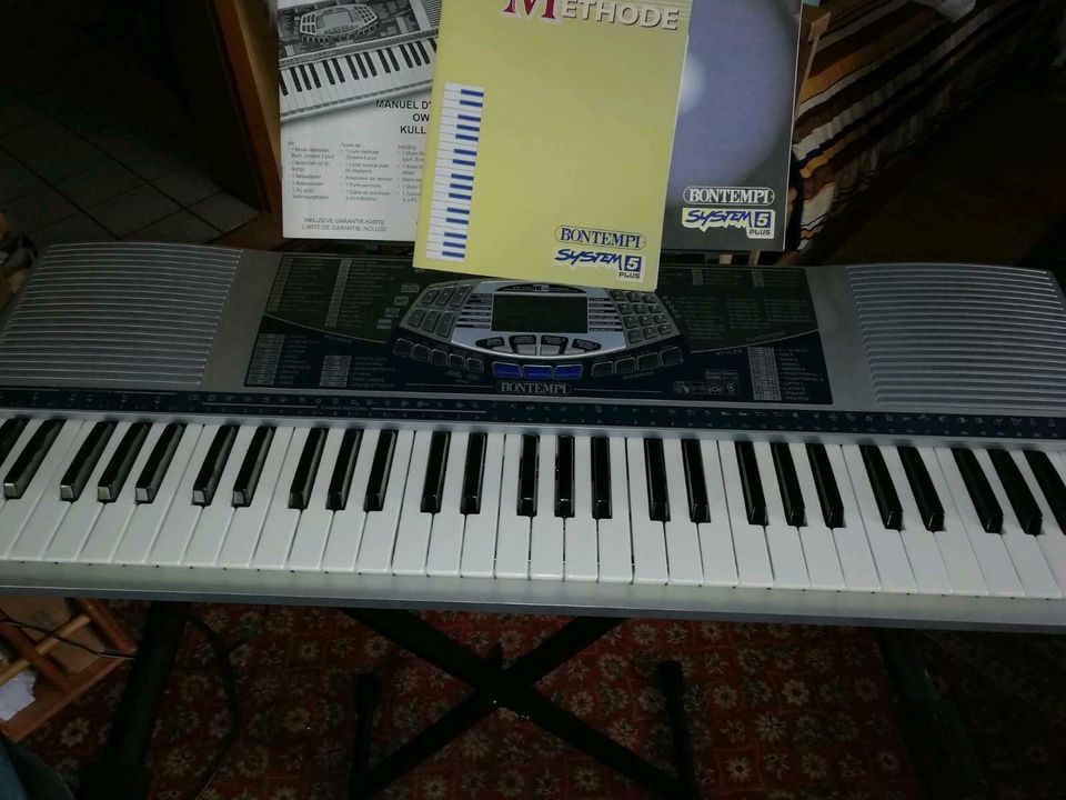 Bontempi System 5 Model PM 694.digitales Keyboard,selten gespielt in Hennef (Sieg)