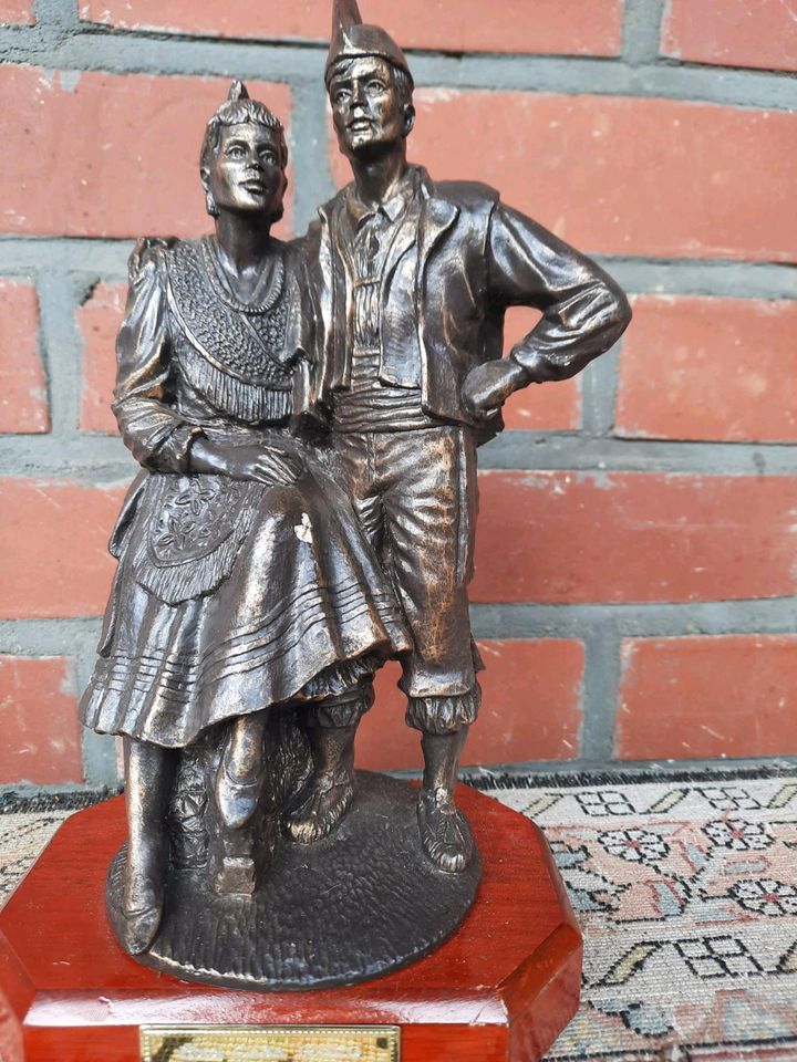 Alt Metall Figuren Statuen Gegenstände Eisen Kupfer Retro Vintage in Groß-Gerau
