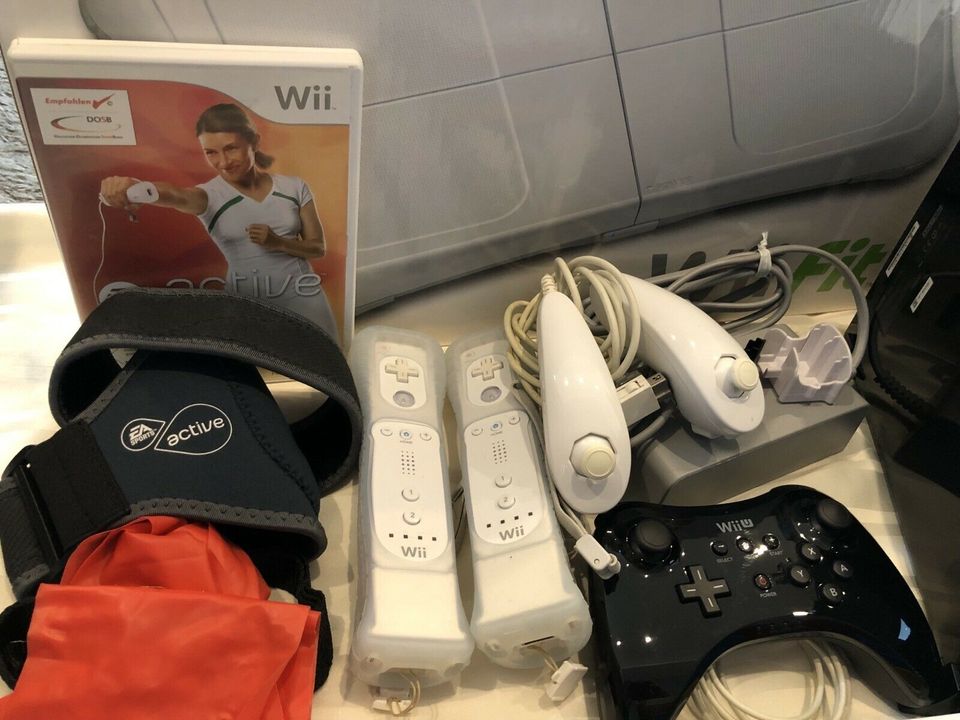 Wii U Mario Kart 8 Premium pack und mehr in Niedersachsen - Hann. Münden