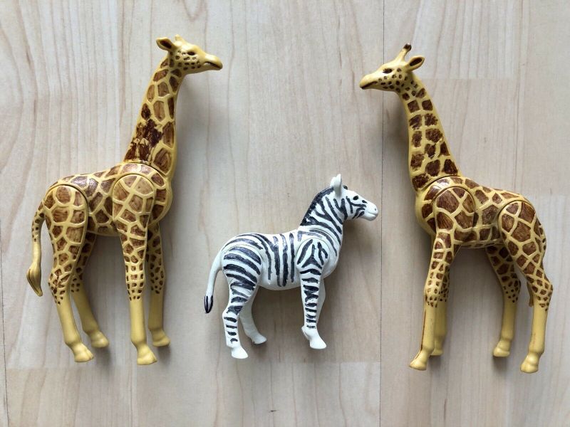 Playmobil Baby Safari verletzte Giraffe Jungtier Zoo Oambati 