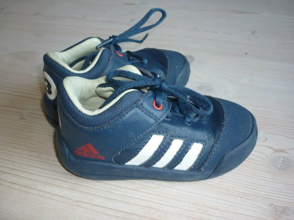Adidas Baby Schuhe Gr 21 in Berlin