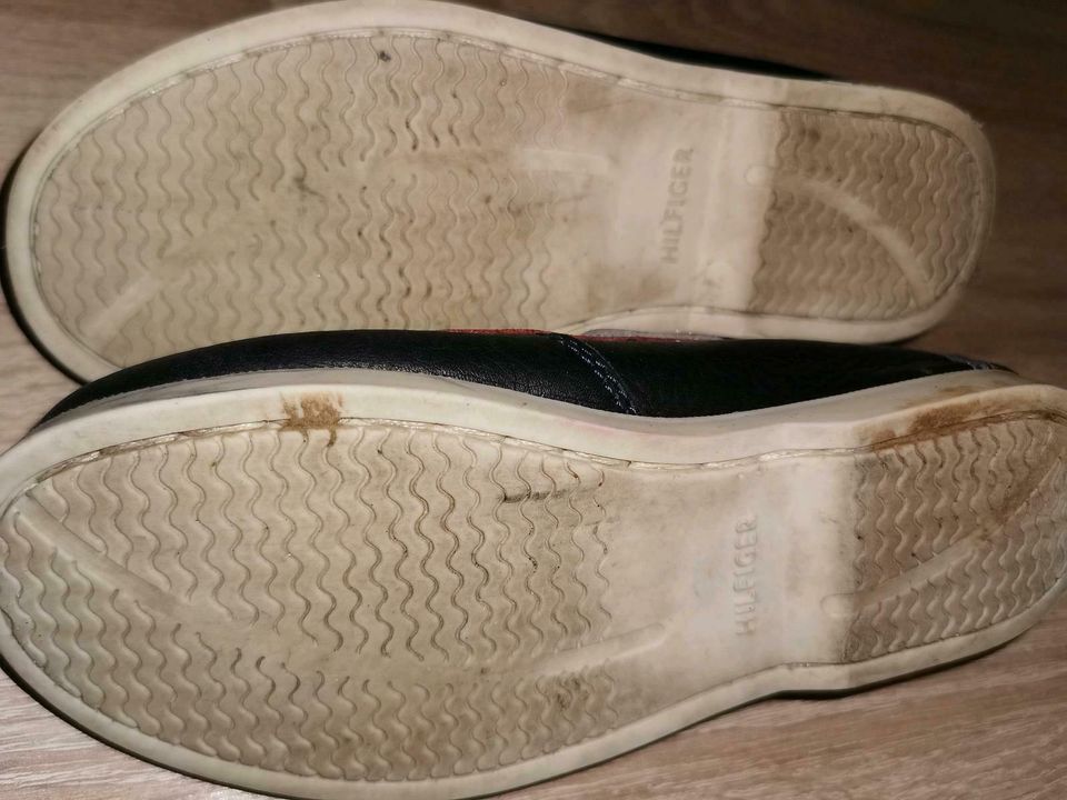 Schuhe Mokassins Tommy Hilfiger Gr. 28 Leder in Fernwald