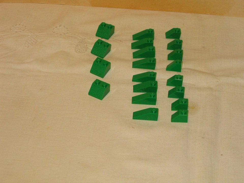 Lego Schrägsteine Dachsteine grün 20 Stück 3 Sorten gebraucht in Frankfurt am Main
