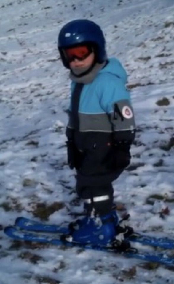 TECNO Pro Kinder Ski Helm 56/57 mit Ski-Brille in Karstädt Prignitz