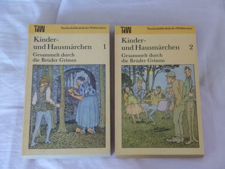 DDR- Buch " Kinder- und Hausmärchen " Teil 1 und Teil 2 in Halle