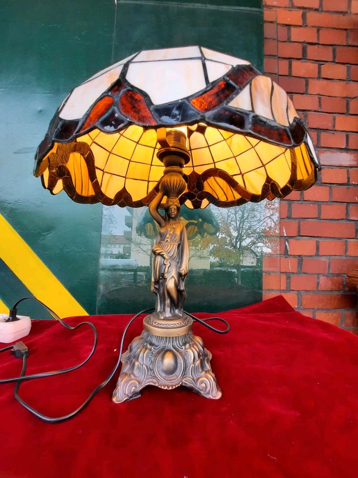 Alt Lampen Tiffany Tiffanylampe Porzellan Tischlampen in Groß-Gerau