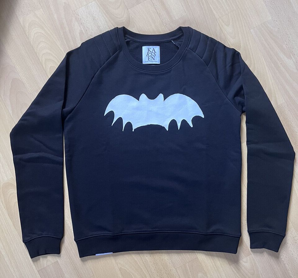 Zoe Karssen Sweater Bat Gr. M schwarz NEU!!! Batman Fledermaus in - Mitte | eBay Kleinanzeigen