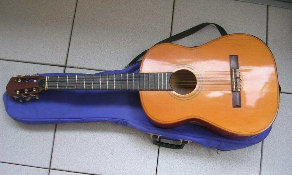 Ältere Gitarre von Framos mit Tasche in Hamm