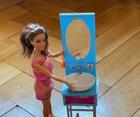 Barbie und Badezimmer Möbel Badewanne und Waschbecken Berlin - Steglitz Vorschau