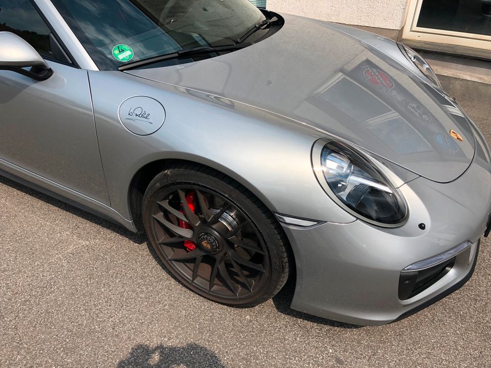 Porsche Felgenreparatur / Lackieren Glanzdrehen Fuchs Felgen in Solingen