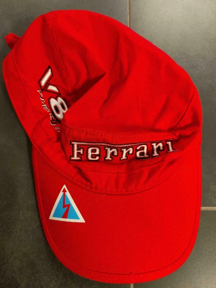 Ferrari Mütze in Dortmund