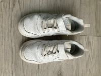 Schuhe Jungen Nike 33 Halbschuhe Sportschuhe Sachsen - Niederwiesa Vorschau
