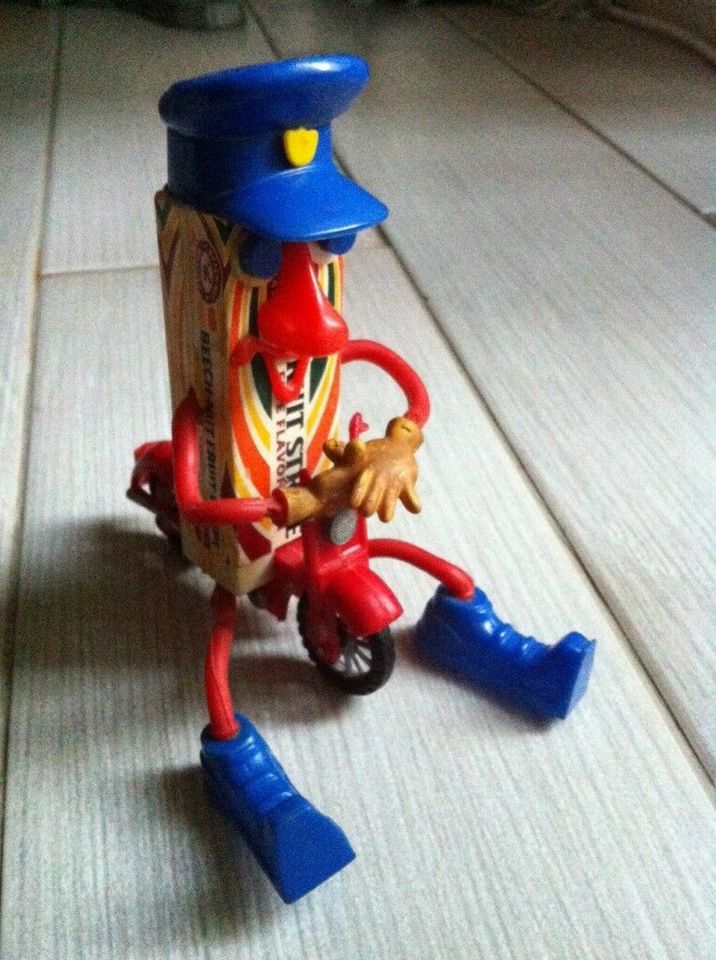 Beech Nut Fruit Stripes Police Toy Figur in Berlin - Charlottenburg