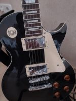 Neue E-Gitarre,schwarz lackiert mit Gitarrencombo 25 W Hessen - Büdingen Vorschau