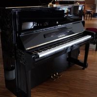 neu: Yamaha U1 Klavier schwarz sgt.Zust. mit Garantie Baden-Württemberg - Obergröningen Vorschau