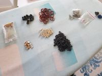 Kleinteilige Perlen, Fädel- Bastelmaterial, Muscheln, Ringe... Baden-Württemberg - Sindelfingen Vorschau