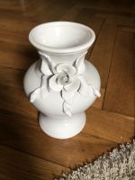 Weiße Retro Vase Porzellanvase mit Porzellanblume Baden-Württemberg - Ulm Vorschau